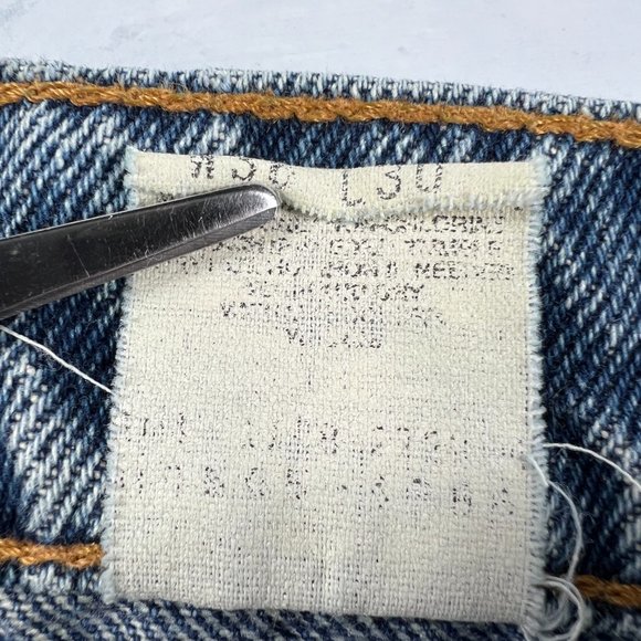 VTG 90s Levi's Jean Shorts Mens 33* 505 Blue Faded Cut Off Denim Jorts Tag 36 - Picture 5 of 16